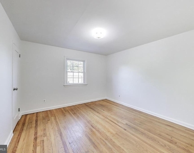 1716 E West Highway - Photo Thumbnail 11