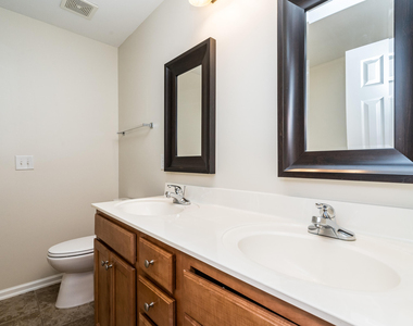 1010 Mica Lamp Court - Photo Thumbnail 16
