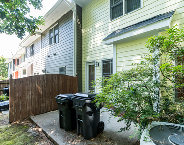 1010 Mica Lamp Court - Photo Thumbnail 21