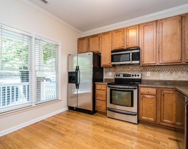 1010 Mica Lamp Court - Photo Thumbnail 5