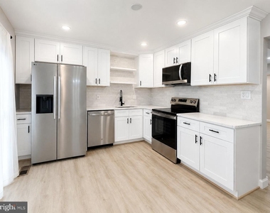 4915 Arctic Terrace - Photo Thumbnail 5