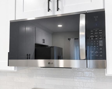 4915 Arctic Terrace - Photo Thumbnail 9
