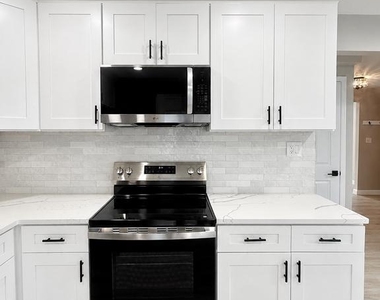 4915 Arctic Terrace - Photo Thumbnail 6