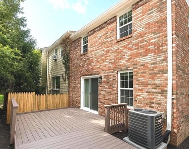4915 Arctic Terrace - Photo Thumbnail 37