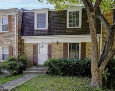 4 Ritchfield Court - Photo Thumbnail 2