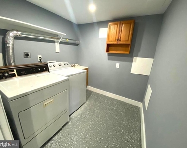 11005 Amherst Avenue - Photo Thumbnail 17