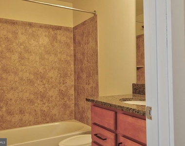 219 Baldwin Street - Photo Thumbnail 12