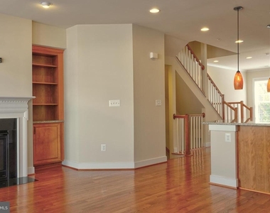 219 Baldwin Street - Photo Thumbnail 1
