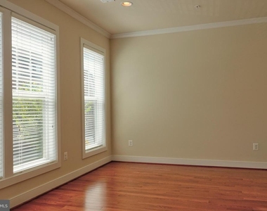 219 Baldwin Street - Photo Thumbnail 18