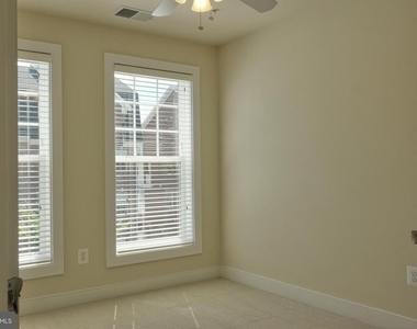 219 Baldwin Street - Photo Thumbnail 14