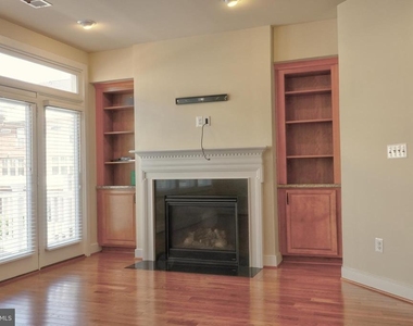 219 Baldwin Street - Photo Thumbnail 2