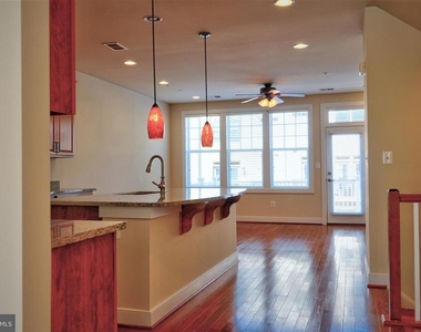 219 Baldwin Street - Photo Thumbnail 6