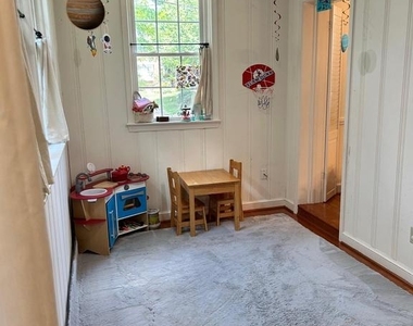812 Woodside Parkway - Photo Thumbnail 13