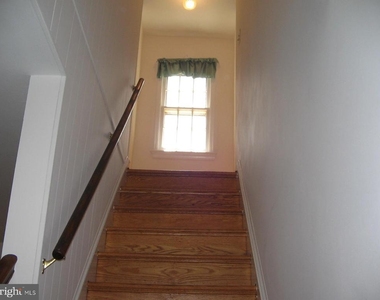 812 Woodside Parkway - Photo Thumbnail 5