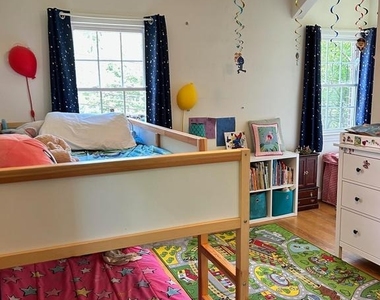 812 Woodside Parkway - Photo Thumbnail 6
