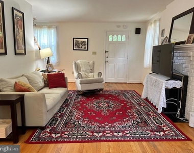 812 Woodside Parkway - Photo Thumbnail 12