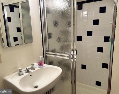812 Woodside Parkway - Photo Thumbnail 18