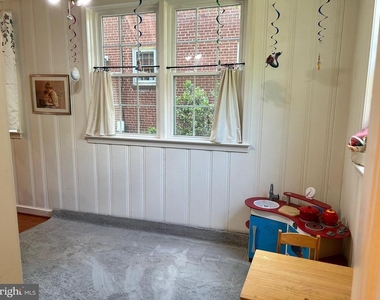 812 Woodside Parkway - Photo Thumbnail 14