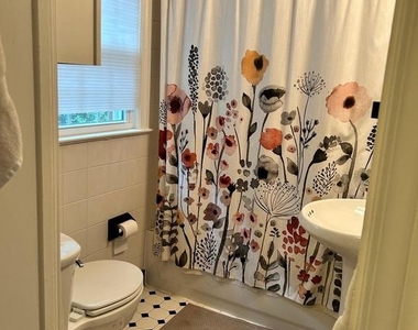 812 Woodside Parkway - Photo Thumbnail 10