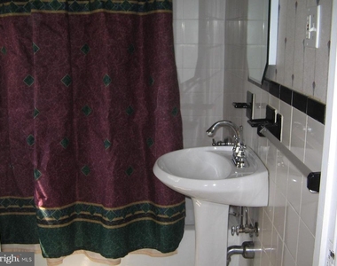 812 Woodside Parkway - Photo Thumbnail 4
