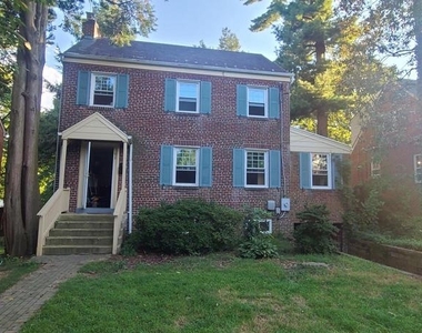 812 Woodside Parkway - Photo Thumbnail 1