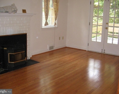 812 Woodside Parkway - Photo Thumbnail 19