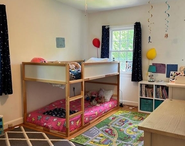 812 Woodside Parkway - Photo Thumbnail 7