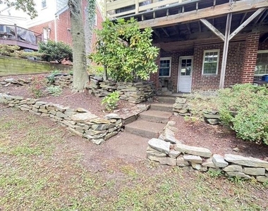 812 Woodside Parkway - Photo Thumbnail 3
