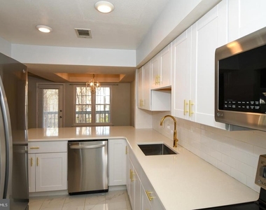 10715 Hampton Mill - Photo Thumbnail 10