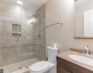 7607 Newmarket Drive - Photo Thumbnail 23