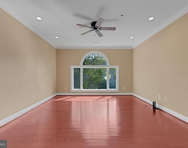 7607 Newmarket Drive - Photo Thumbnail 10