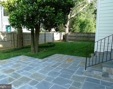 7607 Newmarket Drive - Photo Thumbnail 25