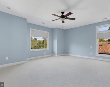 7607 Newmarket Drive - Photo Thumbnail 14