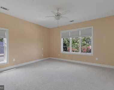 7607 Newmarket Drive - Photo Thumbnail 11
