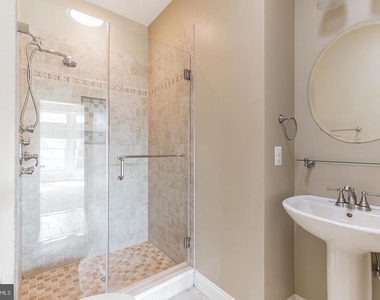 7607 Newmarket Drive - Photo Thumbnail 20