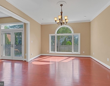 7607 Newmarket Drive - Photo Thumbnail 3