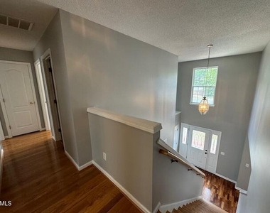 102 Alice Court - Photo Thumbnail 18