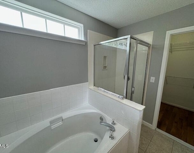 102 Alice Court - Photo Thumbnail 22