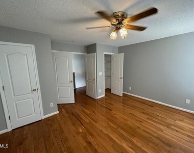 102 Alice Court - Photo Thumbnail 30