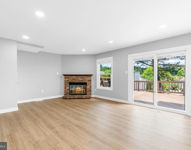 11409 Berland Place - Photo Thumbnail 7