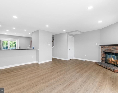 11409 Berland Place - Photo Thumbnail 8