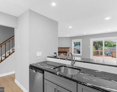 11409 Berland Place - Photo Thumbnail 3