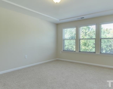 213 Begen Street - Photo Thumbnail 15