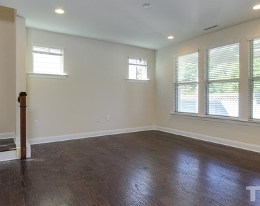 213 Begen Street - Photo Thumbnail 9