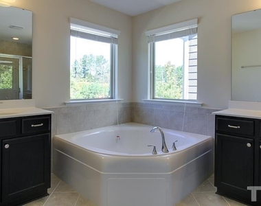213 Begen Street - Photo Thumbnail 13