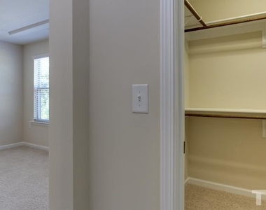 213 Begen Street - Photo Thumbnail 18