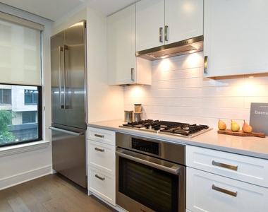 8302 Woodmont Avenue - Photo Thumbnail 7