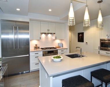8302 Woodmont Avenue - Photo Thumbnail 6