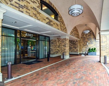 8302 Woodmont Avenue - Photo Thumbnail 18
