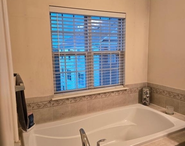 18616 Poplar Glen Court - Photo Thumbnail 37